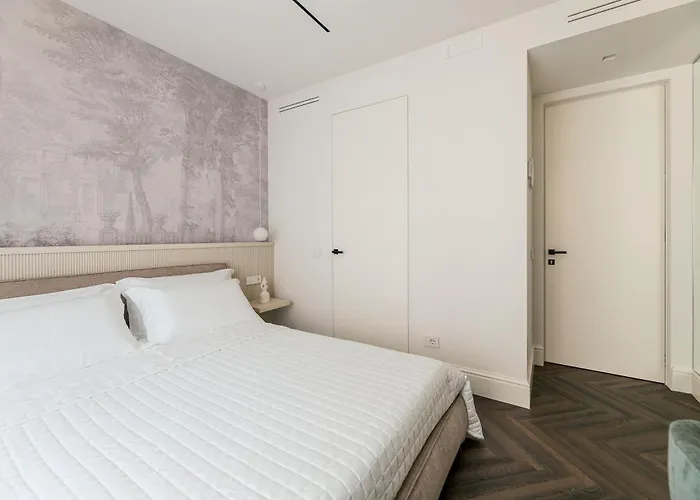 Exclusive Domus Gaudia *